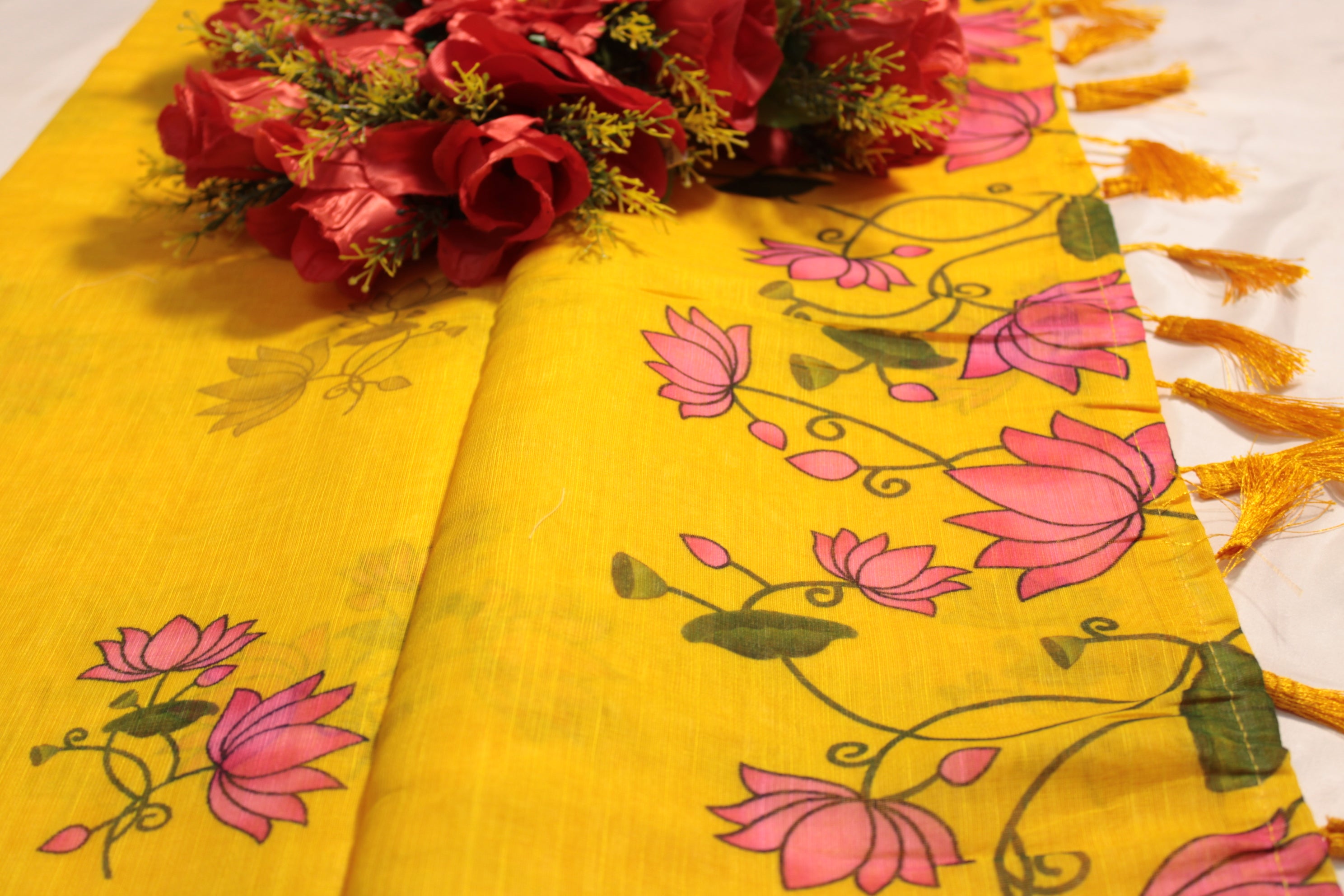 Trendy Lenin Cotton Saree