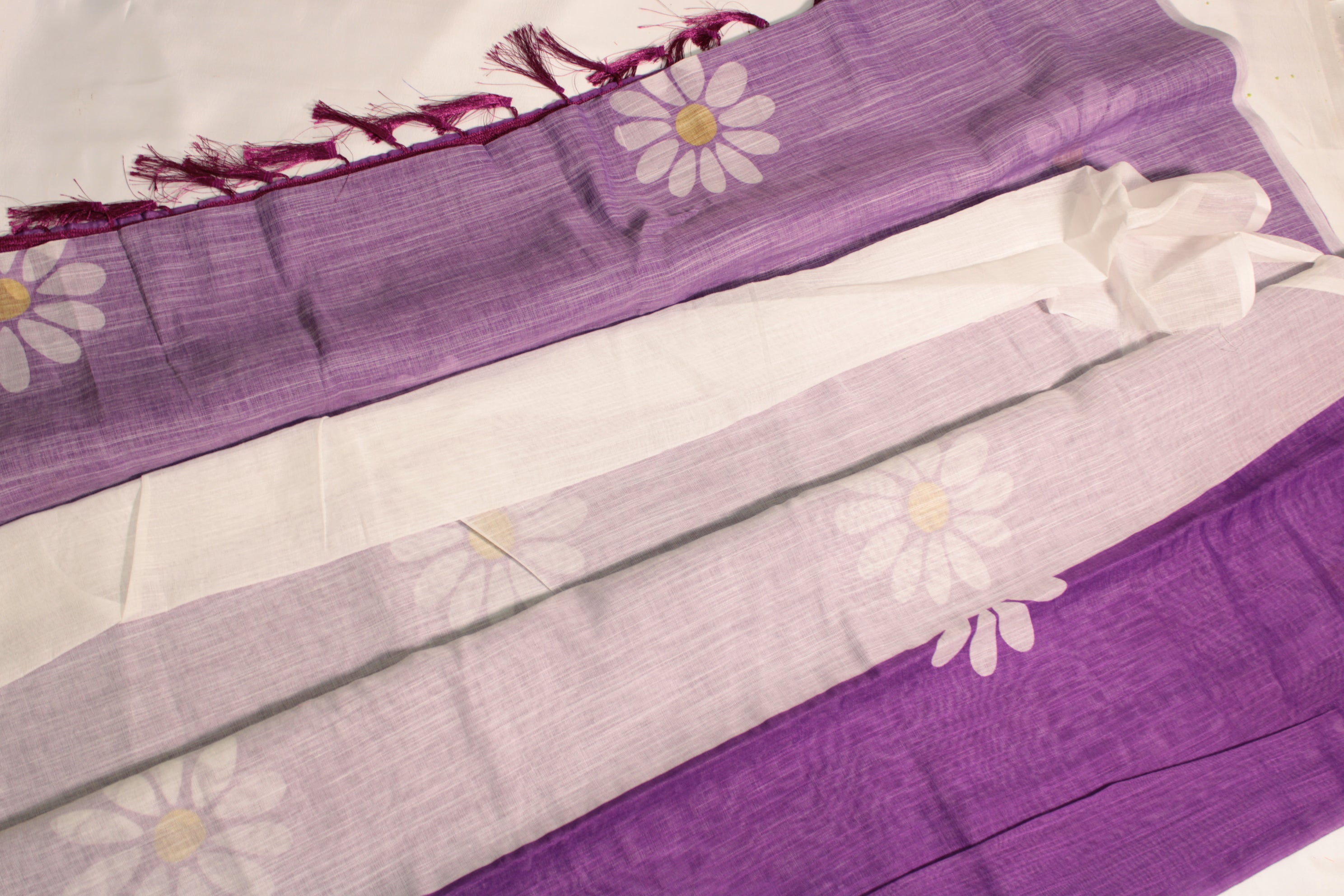 Trendy Lenin Cotton Saree